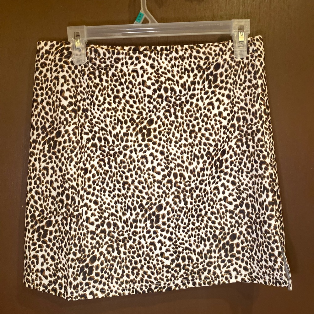 Leopard print mini skirt